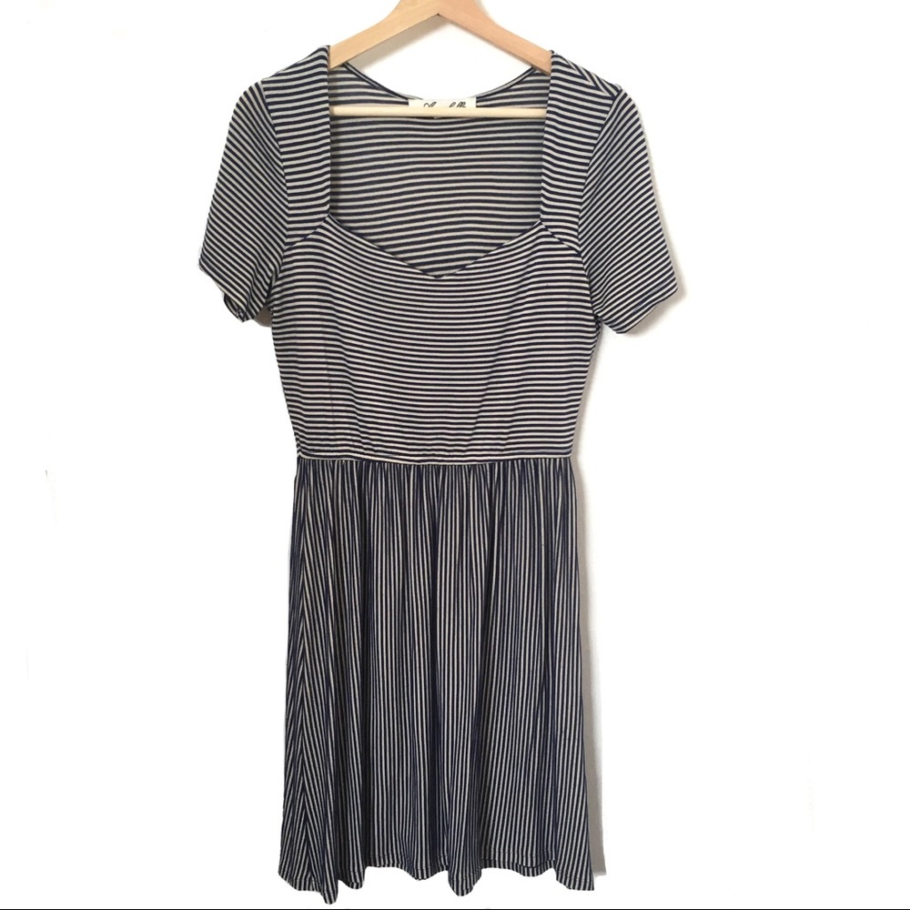 Annabella Fit and Flare Dress Blue & Whits Size S
